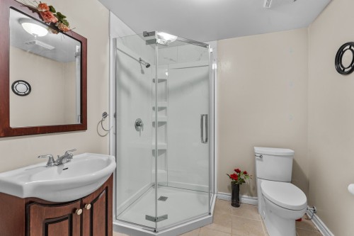 Salle de bains - 2542 Rue Carnac, Mascouche, QC 