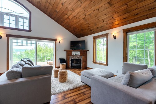 Salon - 259 Ch. Du Lac-Des-Cornes, Chute-Saint-Philippe, QC 