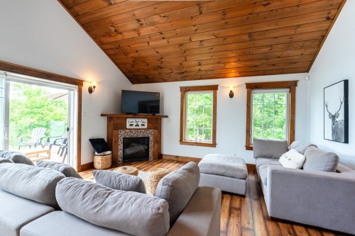Salon - 259 Ch. Du Lac-Des-Cornes, Chute-Saint-Philippe, QC 