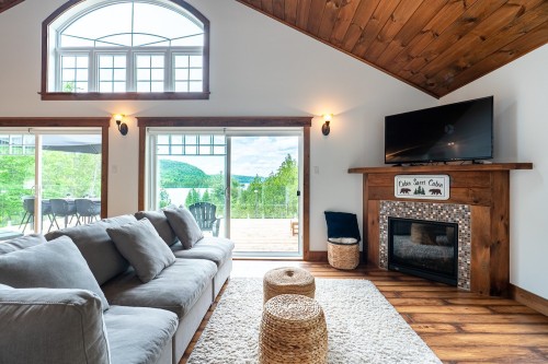 Salon - 259 Ch. Du Lac-Des-Cornes, Chute-Saint-Philippe, QC 