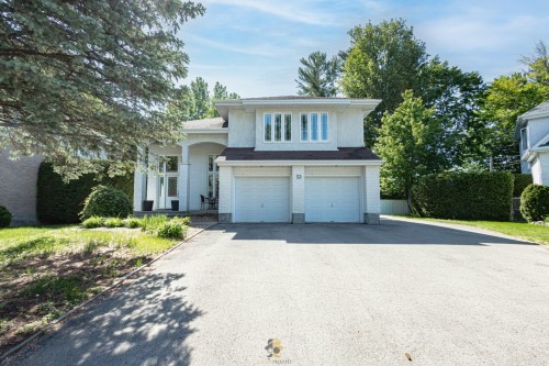 53 Rue de l'Ermitage  Blainville, QC J7B 1K3