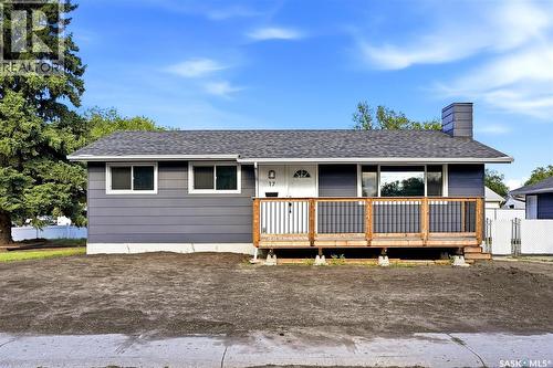 17 Willowview STREET  Regina, SK S4R 5K2