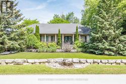 44 BLACKBURN AVENUE  Clearview (Nottawa), ON L0M 1P0