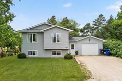 105 Church Avenue  Grunthal, MB R0A 0R0