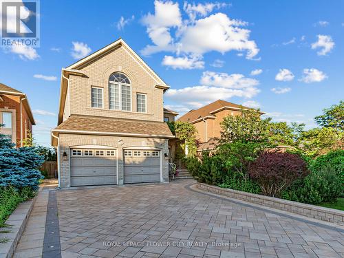 9 ARDEN VALLEY STREET  Richmond Hill, ON L4E 4J3