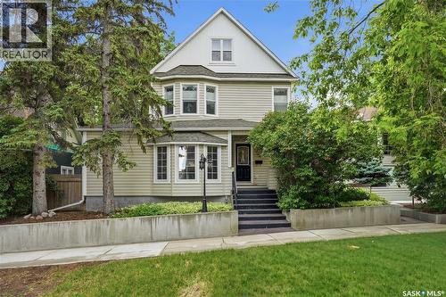 1054 Clifton Avenue, Moose Jaw, SK 