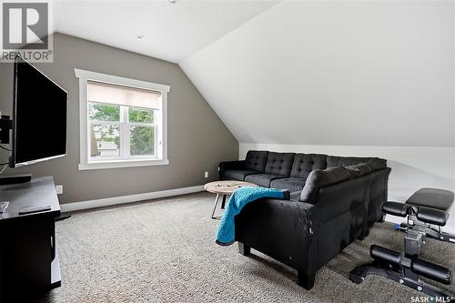 1054 Clifton Avenue, Moose Jaw, SK 