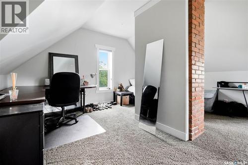 1054 Clifton Avenue, Moose Jaw, SK 
