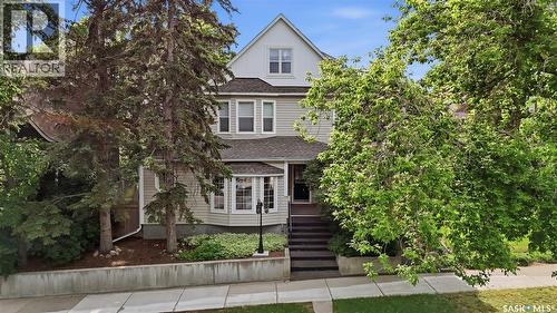 1054 Clifton Avenue, Moose Jaw, SK 