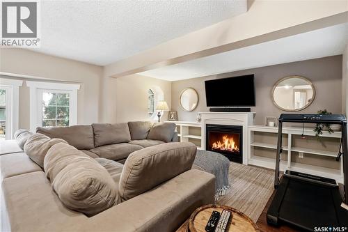 1054 Clifton Avenue, Moose Jaw, SK 