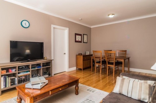 Salon - 205-3465 Av. Ridgewood, Montréal (Côte-Des-Neiges/Notre-Dame-De-Grâce), QC 