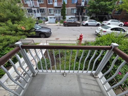 Véranda - 1-8008 Rue Chabot, Montréal (Villeray/Saint-Michel/Parc-Extension), QC 