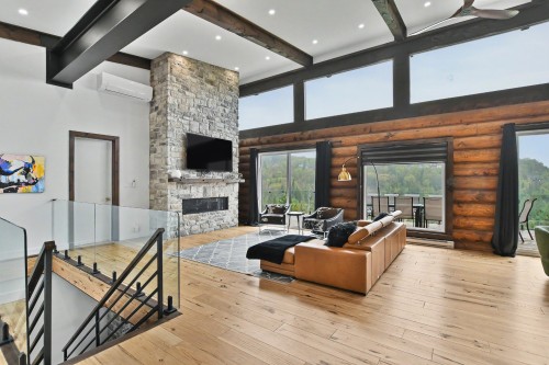 Living Room - 130 Allée Du 2E, Mont-Blanc, QC 