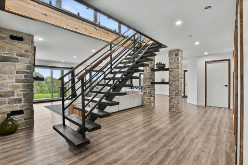 Family Room - 130 Allée Du 2E, Mont-Blanc, QC 