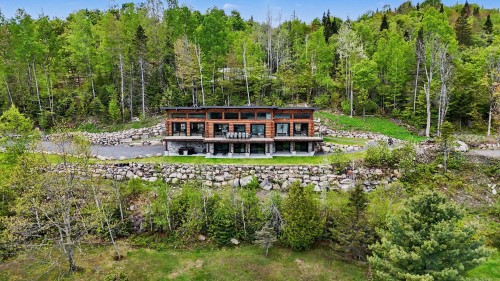 Front of Structure - 130 Allée Du 2E, Mont-Blanc, QC 