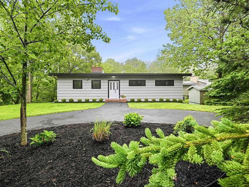1985 Purcells Cove Road  Halifax, NS B3P 1C2