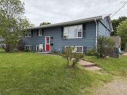 27 MacIntosh Avenue  Bible Hill, NS B2N 4L5