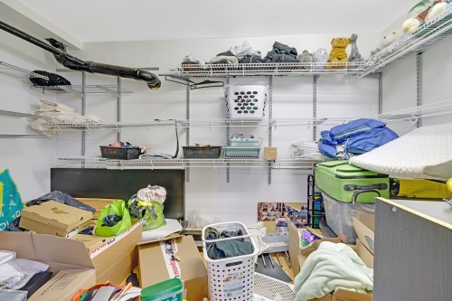 Closet - 1911 Boul. De L'Ange-Gardien N., L'Assomption, QC - Indoor