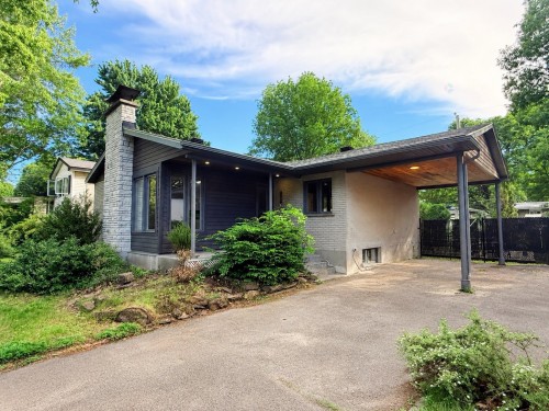 892 Rue Nicolet  Longueuil (Le Vieux-Longueuil), QC J4J 4T4