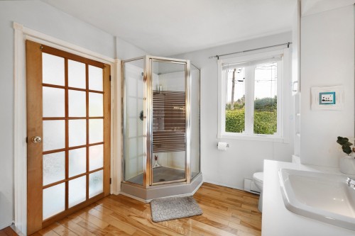 Salle de bains - 14 Rue Simard, Saint-Hippolyte, QC 
