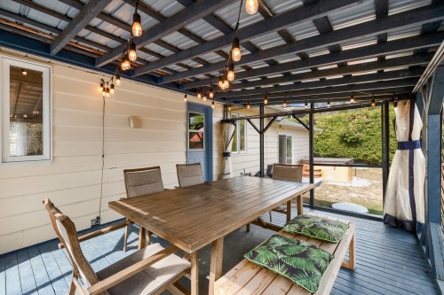 Terrasse - 14 Rue Simard, Saint-Hippolyte, QC 