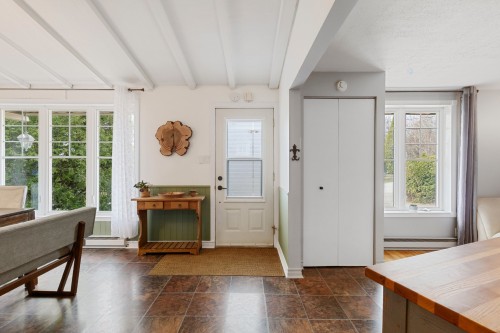 Hall d'entrée/Vestibule - 14 Rue Simard, Saint-Hippolyte, QC 