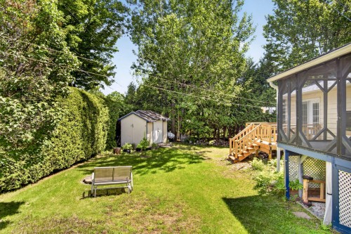 Cour - 14 Rue Simard, Saint-Hippolyte, QC 