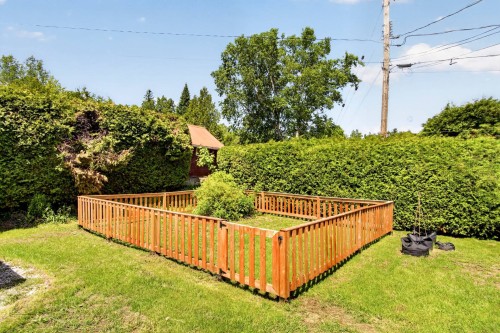 Cour - 14 Rue Simard, Saint-Hippolyte, QC 