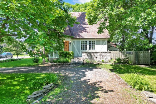 Entrée extérieure - 100 Av. Drayton, Pointe-Claire, QC 