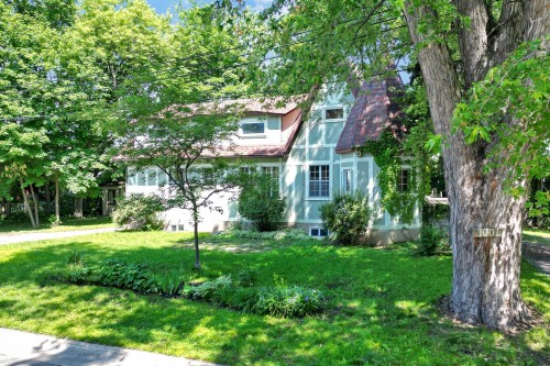 Façade - 100 Av. Drayton, Pointe-Claire, QC 