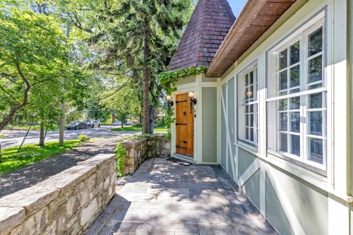 Entrée extérieure - 100 Av. Drayton, Pointe-Claire, QC 