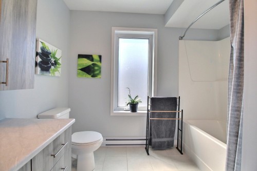 Salle de bains - 231 Rue Lauzanne, Val-D'Or, QC 