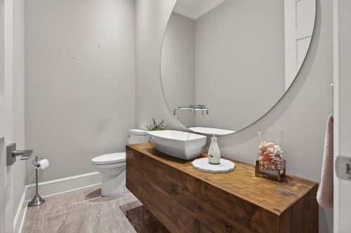 Powder room - 22 Av. Angell, Beaconsfield, QC 