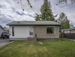 728 Linwood Crescent Thunder Bay, ON P7E 2S1