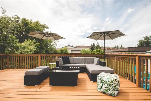 522 Elmhurst Rd, Winnipeg, MB 
