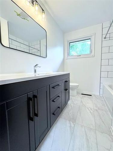 759 Sturgeon Rd, Winnipeg, MB 