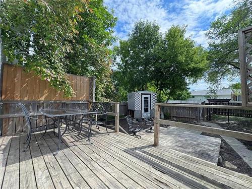 759 Sturgeon Rd, Winnipeg, MB 