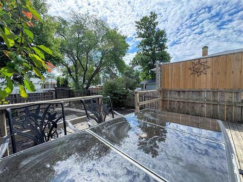 759 Sturgeon Rd, Winnipeg, MB 