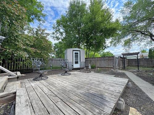 759 Sturgeon Rd, Winnipeg, MB 