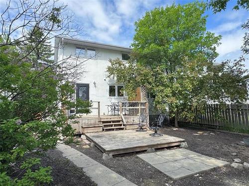 759 Sturgeon Rd, Winnipeg, MB 