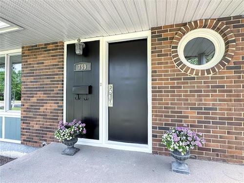 759 Sturgeon Rd, Winnipeg, MB 