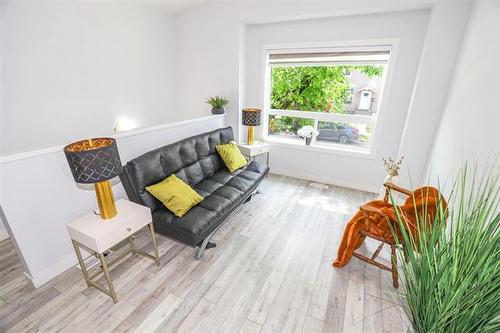 375 Banning St, Winnipeg, MB 