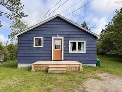60 Transvaal Street Shelburne, NS B0T 1W0