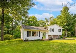 2848 Ward Street  Coldbrook, NS B4R 1A4