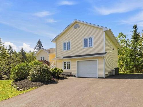 155 Grinstead Lane, Stillwater Lake, NS 