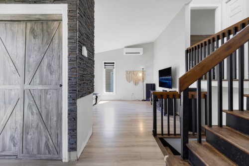 Salon - 490 25E Avenue, Saint-Jérôme, QC 