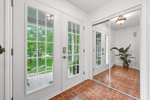 Hall d'entrée/Vestibule - 165 Rue Pierre, Sainte-Sabine, QC - Indoor Photo Showing Other Room