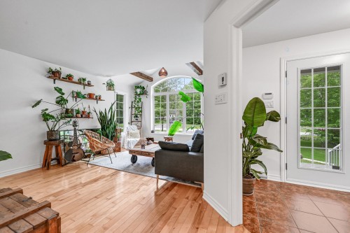 Salon - 165 Rue Pierre, Sainte-Sabine, QC - Indoor Photo Showing Other Room