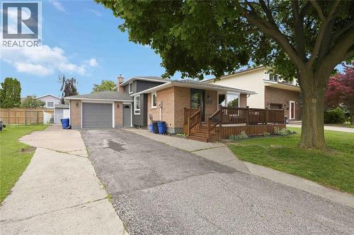 403 HUXLEY AVENUE  Sarnia, ON N7S 4Z1