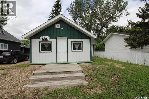 641 Railway Avenue, Eastend, SK 